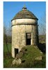 Un pigeonnier tour ronde en pierre sèche... du Quercy A Saillac, dans le sud (…)